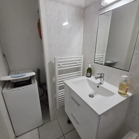 Charmante Maisonnette Avec Piscine - 4 Pers. - Fr-1-194-472